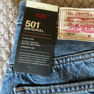 Brand new Levi jeans size 27W x 32L
